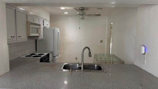 5401 W Park Road, Hollywood, FL 33021