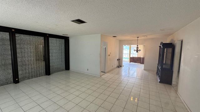 5401 W Park Road, Hollywood, FL 33021