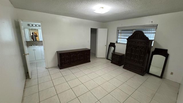 5401 W Park Road, Hollywood, FL 33021