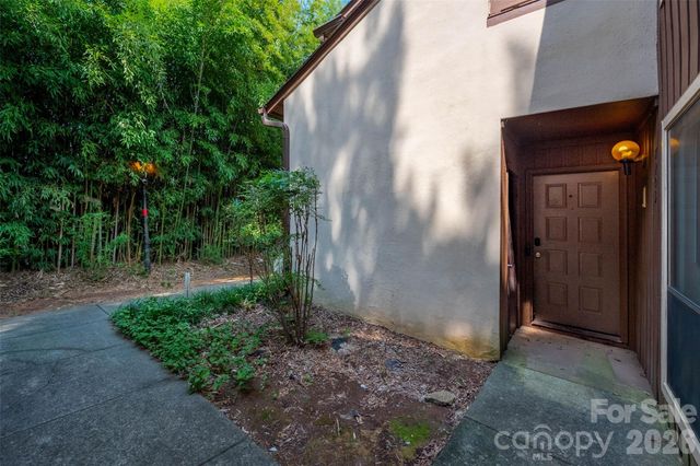7203 Winery Lane, Charlotte, NC 28227