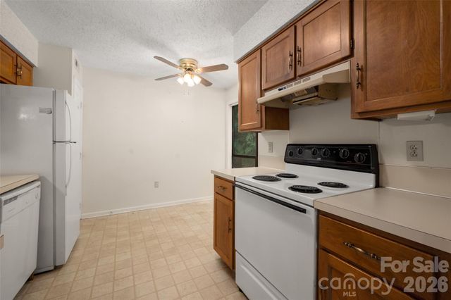 7203 Winery Lane, Charlotte, NC 28227