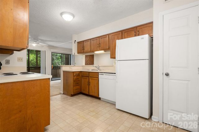 7203 Winery Lane, Charlotte, NC 28227