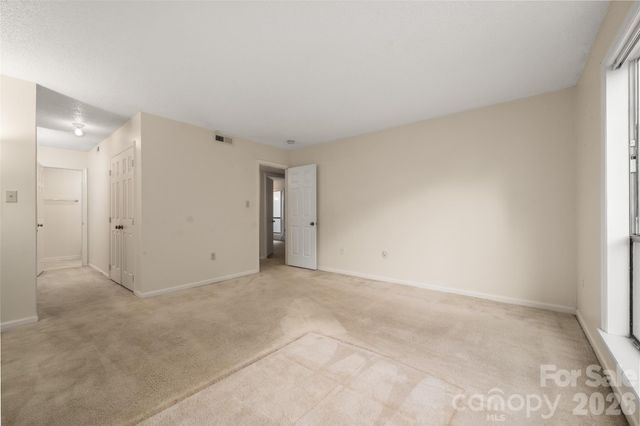 7203 Winery Lane, Charlotte, NC 28227