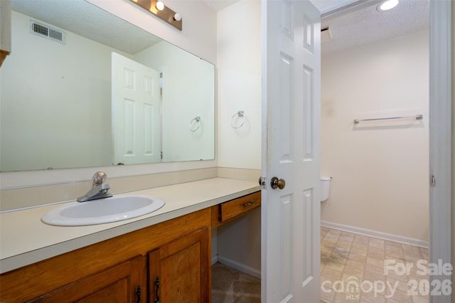 7203 Winery Lane, Charlotte, NC 28227