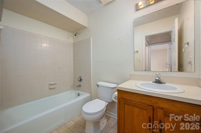 7203 Winery Lane, Charlotte, NC 28227
