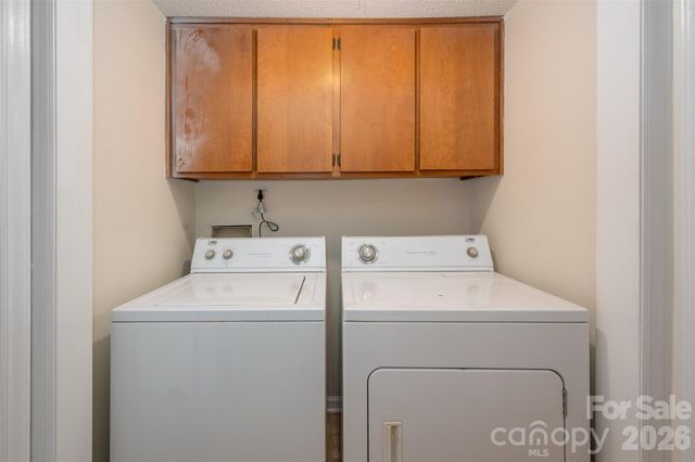7203 Winery Lane, Charlotte, NC 28227