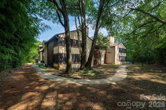 7203 Winery Lane, Charlotte, NC 28227