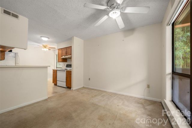 7203 Winery Lane, Charlotte, NC 28227
