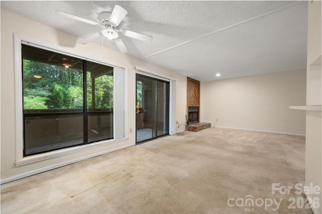 7203 Winery Lane, Charlotte, NC 28227