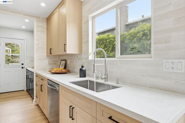 2013 Dolphin Dr, Aptos, CA 95003