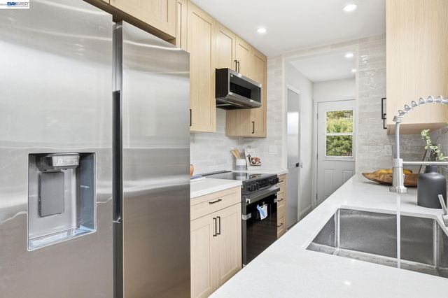 2013 Dolphin Dr, Aptos, CA 95003