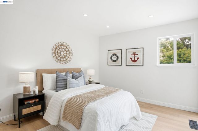 2013 Dolphin Dr, Aptos, CA 95003