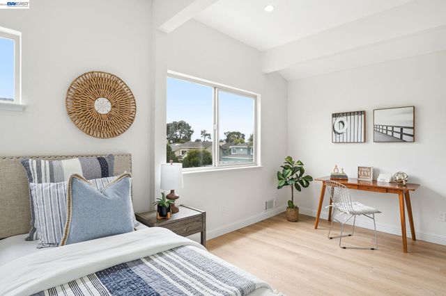 2013 Dolphin Dr, Aptos, CA 95003