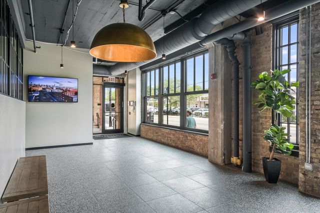 2032 N Clybourn Avenue 301, Chicago, IL 60614