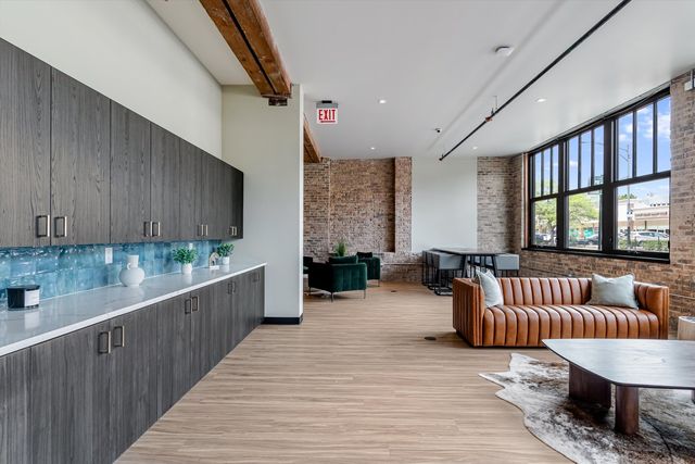 2032 N Clybourn Avenue 301, Chicago, IL 60614