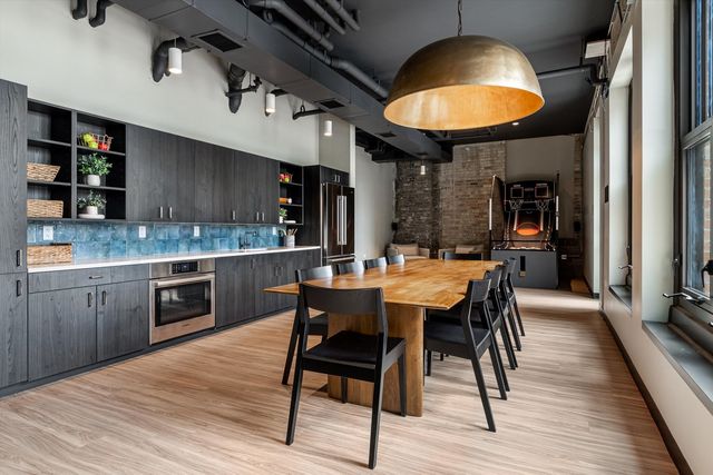 2032 N Clybourn Avenue 301, Chicago, IL 60614