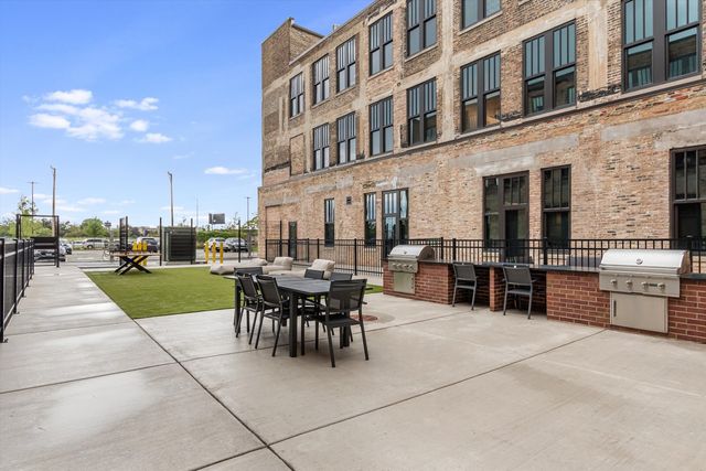 2032 N Clybourn Avenue 301, Chicago, IL 60614