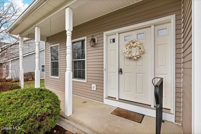 36 Oakmont Street, Niskayuna, NY 12309