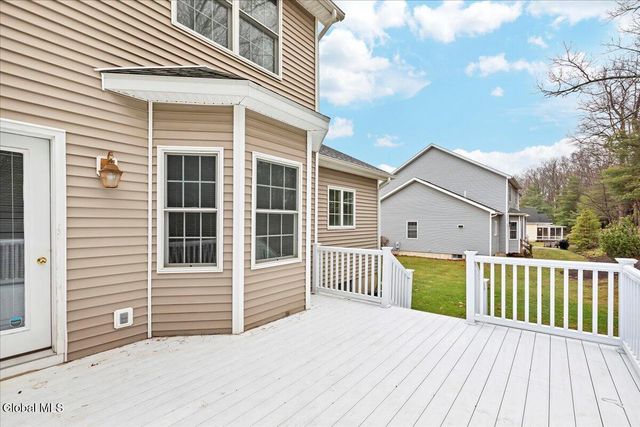 36 Oakmont Street, Niskayuna, NY 12309