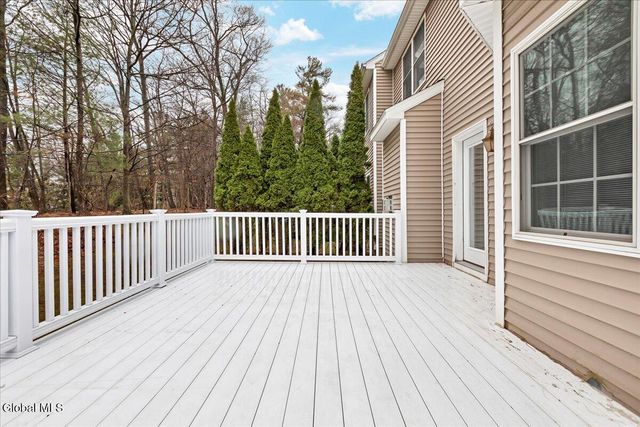 36 Oakmont Street, Niskayuna, NY 12309