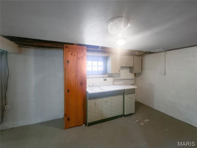 237 S Barat Avenue, Ferguson, MO 63135