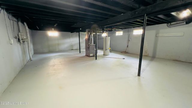 384 Glenview Rd, Louisville, KY 40229