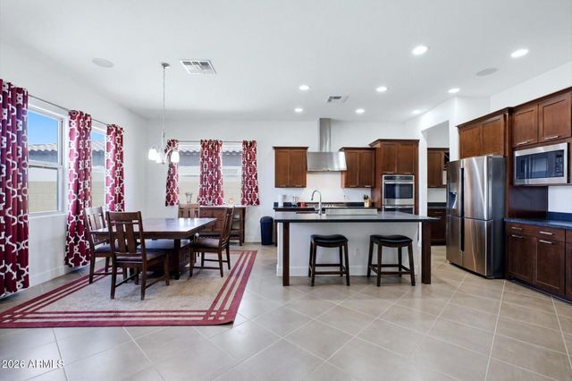 3034 E Desert Lane, Phoenix, AZ 85042