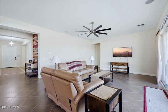 3034 E Desert Lane, Phoenix, AZ 85042