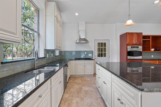 601 Deertrail DR, San Marcos, TX 78666