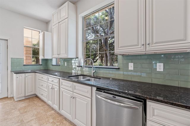 601 Deertrail DR, San Marcos, TX 78666