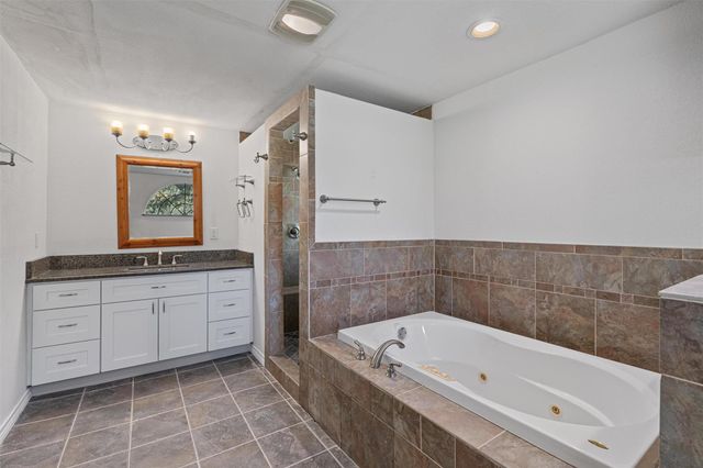 601 Deertrail DR, San Marcos, TX 78666