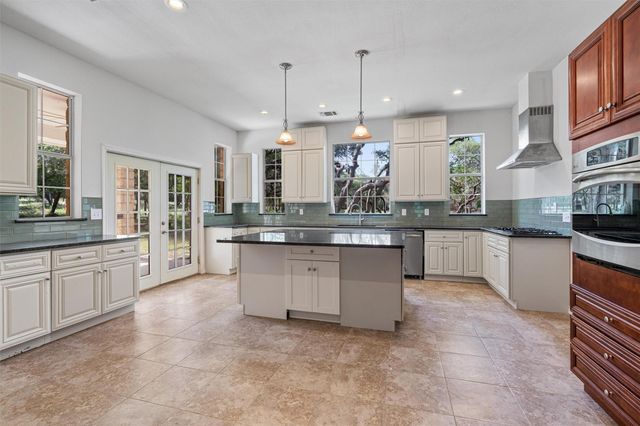 601 Deertrail DR, San Marcos, TX 78666