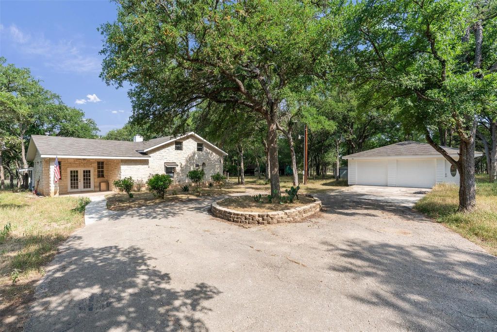 601 Deertrail DR, San Marcos, TX 78666