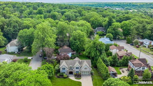 26 Devonshire Road, Cresskill, NJ 07626