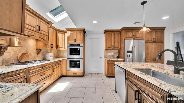 26 Devonshire Road, Cresskill, NJ 07626