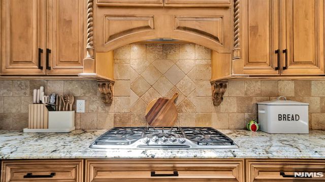 26 Devonshire Road, Cresskill, NJ 07626