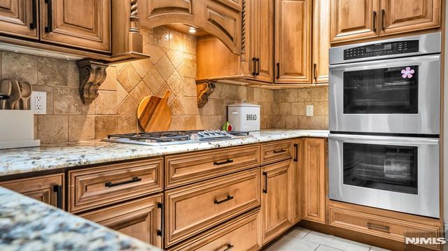 26 Devonshire Road, Cresskill, NJ 07626