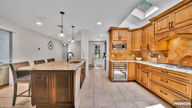 26 Devonshire Road, Cresskill, NJ 07626