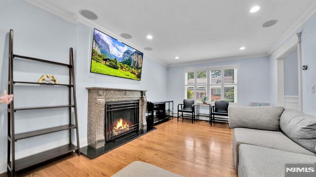 26 Devonshire Road, Cresskill, NJ 07626