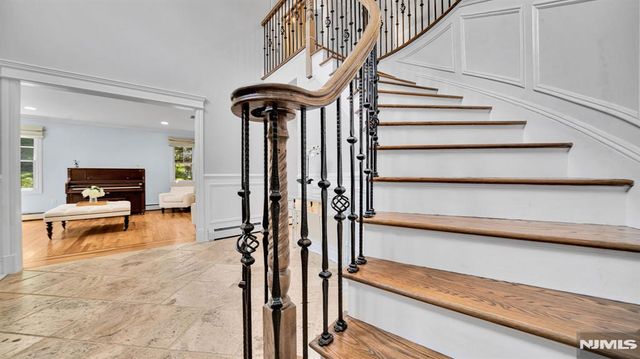 26 Devonshire Road, Cresskill, NJ 07626