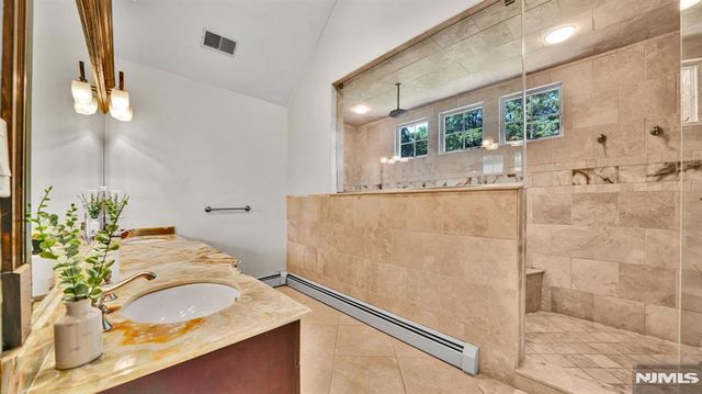 26 Devonshire Road, Cresskill, NJ 07626
