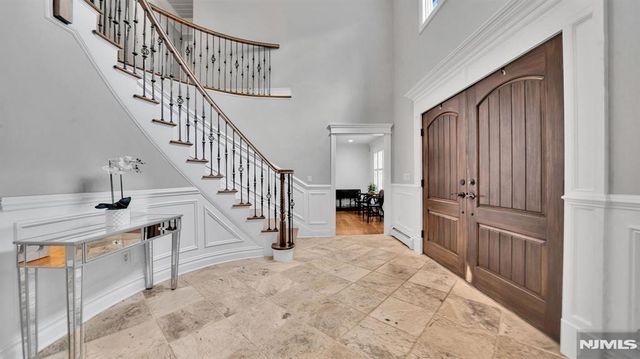 26 Devonshire Road, Cresskill, NJ 07626