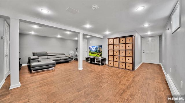 26 Devonshire Road, Cresskill, NJ 07626