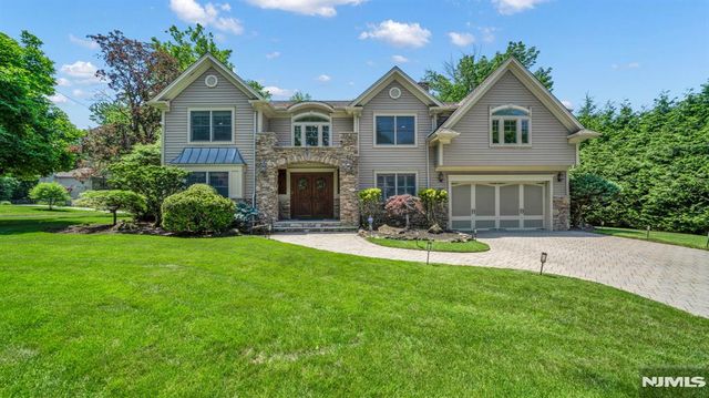 26 Devonshire Road, Cresskill, NJ 07626