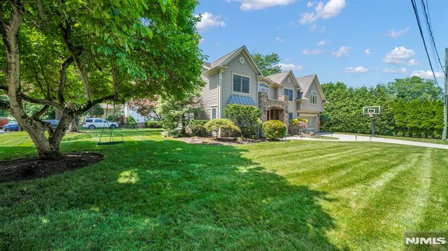 26 Devonshire Road, Cresskill, NJ 07626