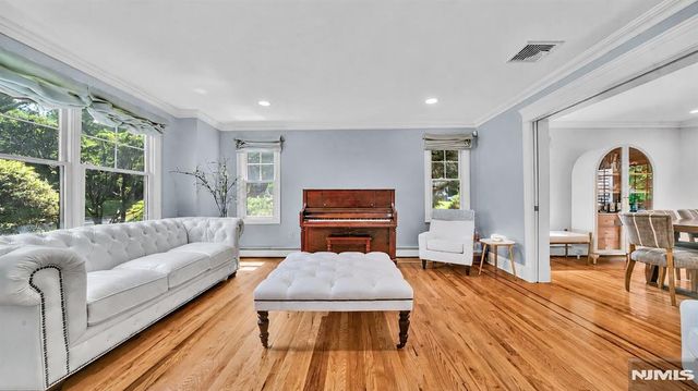 26 Devonshire Road, Cresskill, NJ 07626