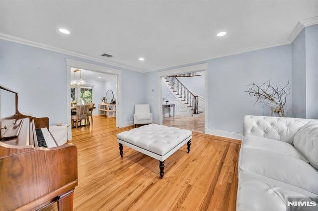 26 Devonshire Road, Cresskill, NJ 07626