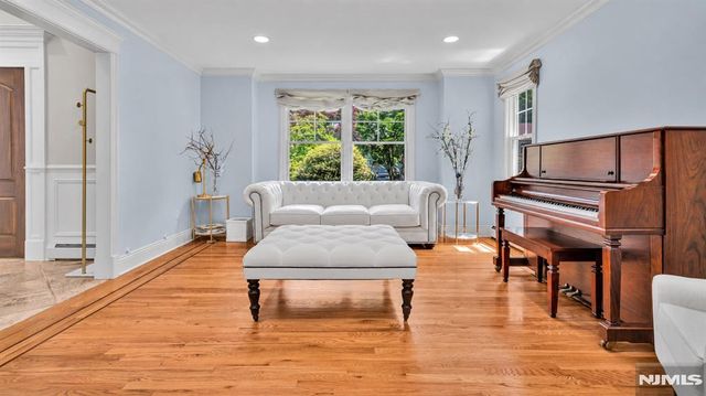 26 Devonshire Road, Cresskill, NJ 07626