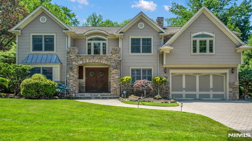 26 Devonshire Road, Cresskill, NJ 07626