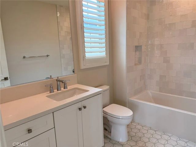 124 Sunnyslope, Irvine, CA 92618